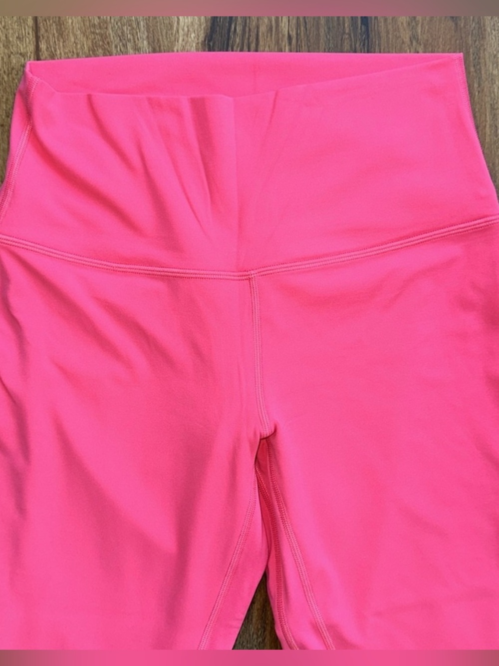 New! Lululemon Align High Rise Crop Lip Gloss Size 8 - Picture 2 of 7